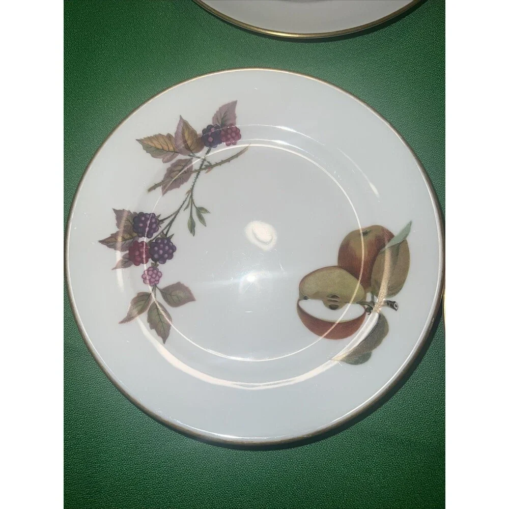 Vintage Royal Worcester EVESHAM GOLD 6.5